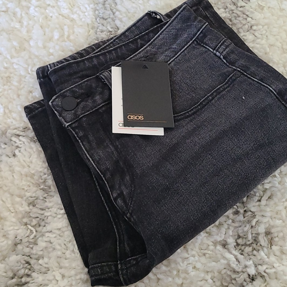 Asos Skinny Denim Shorts in Retro Black Wash 🆕️ - Picture 6 of 7